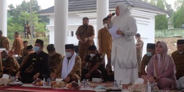 Bupati Masnah Sambut Gubernur Jambi Pada Acara Isra Mi’raj