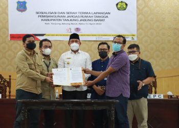 Wabup Tanjab Barat Hadiri Serah Terima Lapangan Pembangunan Jargas Rumah Tangga