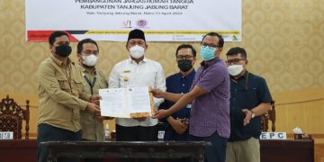 Wabup Tanjab Barat Hadiri Serah Terima Lapangan Pembangunan Jargas Rumah Tangga