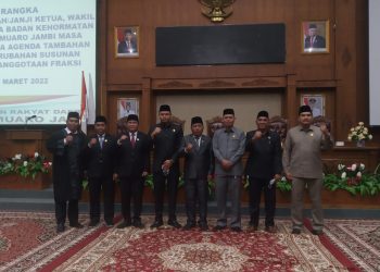 Ketua DPRD Muaro Jambi Melantik Ketua dan pengurus BK