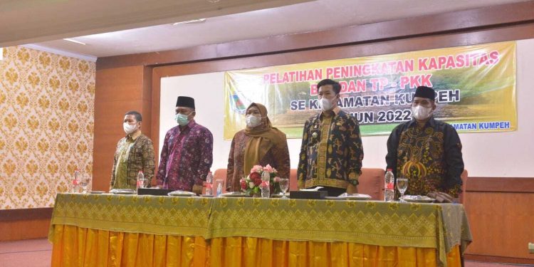 Bupati Masnah Buka Secara Resmi Pelatihan Peningkatan BPD dan TP-PKK Se-Kecamatan Kumpeh Tahun 2022