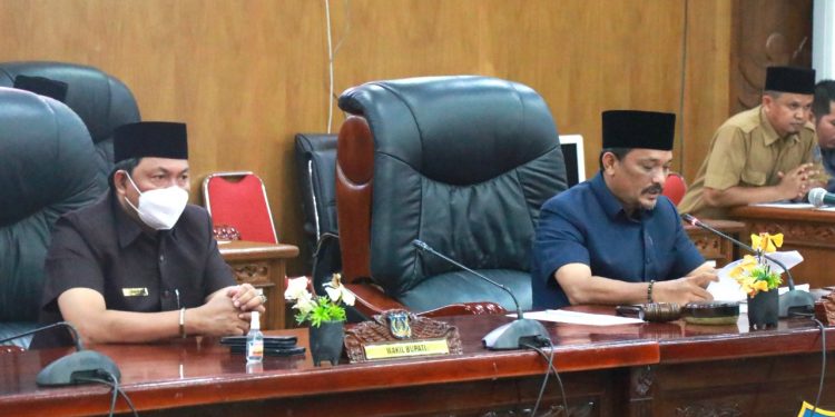 Wabup Hadiri Paripurna Kedua DPRD Tanjab Barat