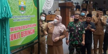 Bupati Masnah Resmikan Desa Persiapan dan Lantik PJ Kades Bukit Beringin