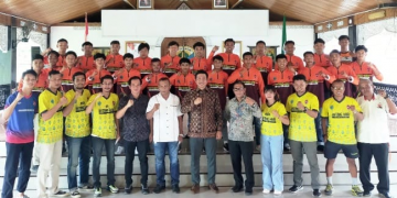 Bupati Fadhil Arief Pompa Jantung Tim Batanghari FC Menuju Surabaya