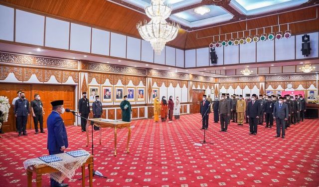 Gubernur Al Haris Lantik 4 Pejabat Pimpinan Tinggi Pratama