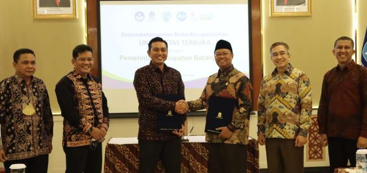 Penandatanganan Kesepakatan Bersama UT dengan Pemerintah Kabupaten Batanghari