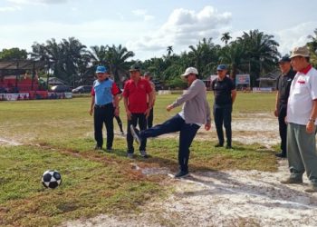 Bupati Anwar Sadat Buka Turnamen Sepakbola Hamdani Cup 2022