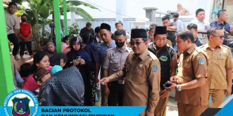 Bupati dan Wabup Tinjau Lokasi Kebakaran di Jalan Panglima Ujung