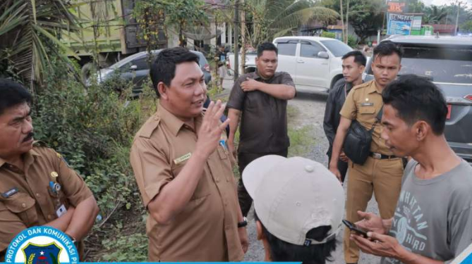Langgar Jam Beroperasi, Wabup Hairan Stop Truk Batu Bara