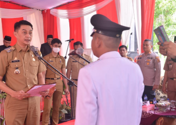 Pj Bupati Muaro Jambi Lantik Kepala Desa Solok