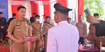 Pj Bupati Muaro Jambi Lantik Kepala Desa Solok