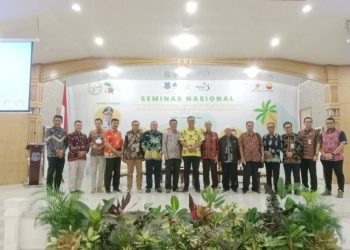 Bupati Anwar Sadat Buka Seminar Revitalisasi Kejayaan Kelapa Dalam