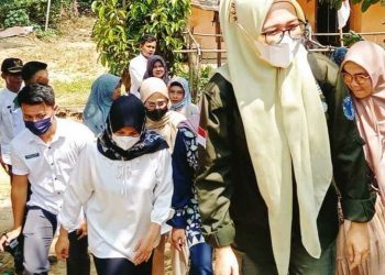 Ketua TP-PKK Batanghari Sambangi Rumah Korban Kebakaran di Bulian Baru