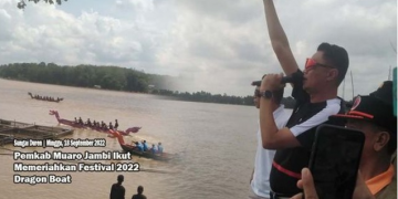 Pj. Bupati Muaro Jambi Hadiri Festival Dragon Boat