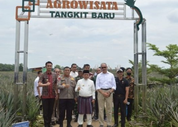 Pj Bupati Muaro Jambi Hadiri Acara Penyerahan Program Sosial Bank Indonesia
