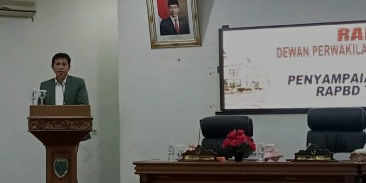 Bupati Batanghari Hadiri Paripurna Penyampaian Nota Pengantar KUA PPAS RAPBD TA 2023