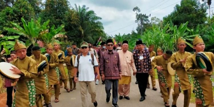 Wabup Bakhtiar Sambut Tim Ekspedisi Sungai Batanghari di Rambutan Masam
