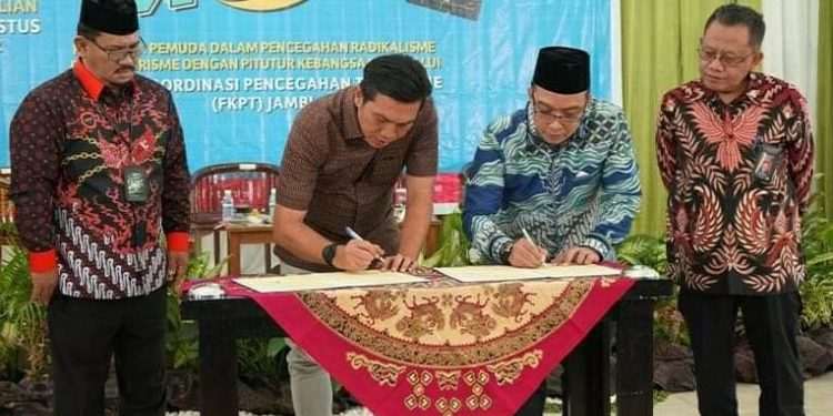 Bupati Fadhil Arief Tandatangani MoU dengan IAI Nusantara Batanghari