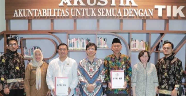 Sekda Tanjab Barat Hadiri Serah Terima Laporan Hasil Pemeriksaan BPK RI
