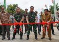 Gubernur Al Haris Hadiri Penutupan Karya Bhakti TNI Korem 042/GP di Desa Kilangan