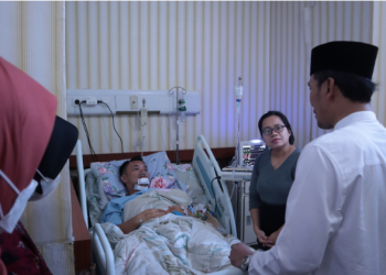 Ketua DPRD Edi Purwanto Besuk Korban Kecelakaan Helikopter di RS Bhayangkara