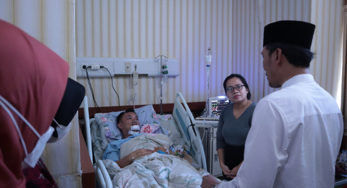 Ketua DPRD Edi Purwanto Besuk Korban Kecelakaan Helikopter di RS Bhayangkara
