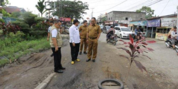 Komisi III DPRD Provinsi Jambi Tinjau Jalan Buluran Rusak