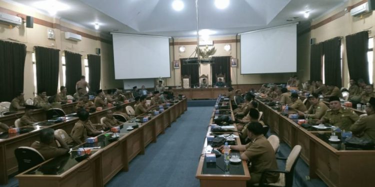 Anggota DPRD Muaro Jambi Terima Rombongan Kades