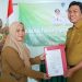 Bupati Batang Hari Serahkan Dokumen Itsbah Nikah Untuk Tiga Kecamatan