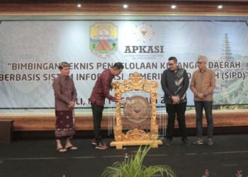 Pj.Bupati Hadiri Bachyuni Bimtek Pengelolaan Keuangan Berbasis (SIPD) 2023