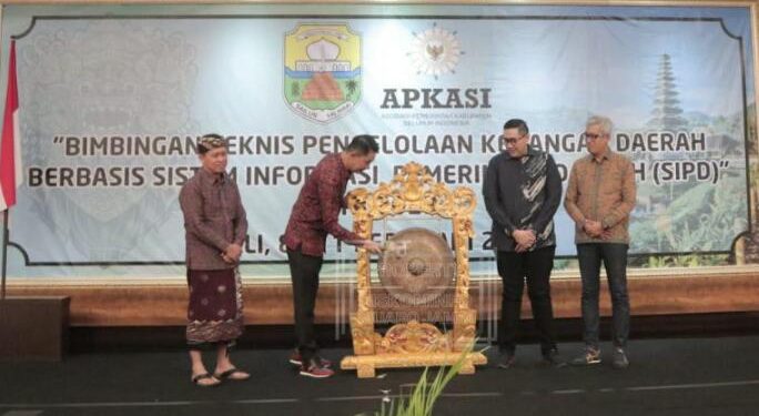 Pj.Bupati Hadiri Bachyuni Bimtek Pengelolaan Keuangan Berbasis (SIPD) 2023