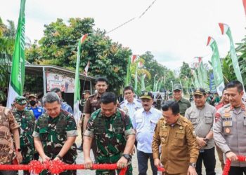 Kadis PUPR M.Fauzi Hadiri Penutupan Kegiatan Karya Bhakti TNI Korem 042/Gapu
