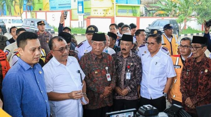 Kadis PUPR M. Fauzi Dampingi Wagub dan Komisi V DPR RI Tinjau Infrastruktur dan Transportasi di Batanghari
