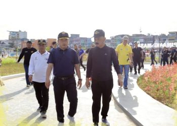 Kadis PUPR Jambi Bersama Gubernur Ikuti Senam dan Gotong Royong di Taman Putri Pinang Masak