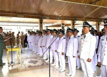 Bupati Batanghari Fadhil Arief Lantik 37 Kades Terpilih