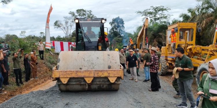 M Fauzi : Jalan Alternatif Simpang Karmeo -Kilangan Diprediksi Selesai Bulan Depan