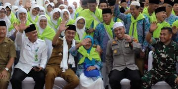 Pj Bupati Muaro jambi Lepas Keberangkatan 146 Orang Calon Jemaah Haji Asal Muaro Jambi