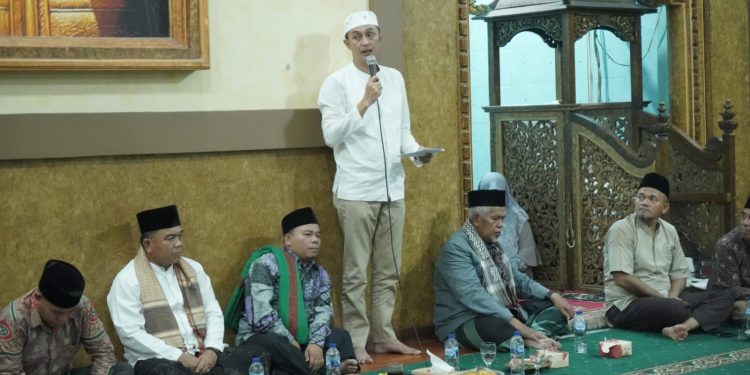 Pj Bupati Bachyuni Hadiri Malam Nuzulul Qur an di Hari ke- 17 Bulan Ramadhan di Desa Senaung