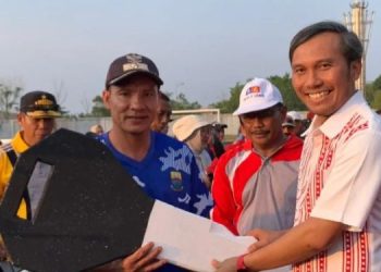 HUT Sarolangun, Ketua DPRD Edi Purwanto Hadiri Penutupan Final Sepak Bola