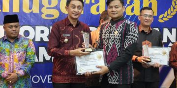 Pemkab Muaro Jambi Terima Penghargaan Keterbukaan Informasi Badan Publik Tahun 2023