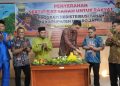 Pj Bupati Muaro Jambi Serahan Sertifikat Tanah Secara Simbolis Dalam Program Redistribusi Tanah Untuk Rakyat Tahun 2023