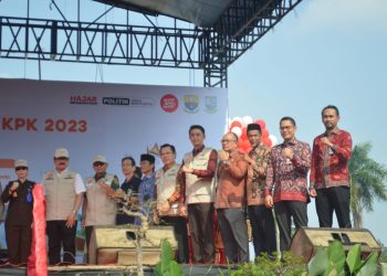 Pj Bupati Muaro Jambi Bachyuni Hadiri Pameran Road Show Bus KPK