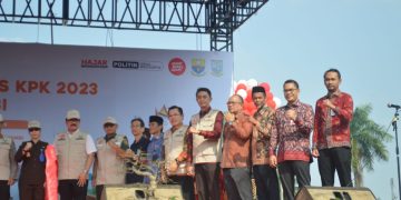 Pj Bupati Muaro Jambi Bachyuni Hadiri Pameran Road Show Bus KPK
