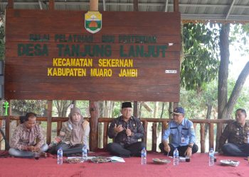 Sekda Muaro Jambi Budhi Hartono Tinjau Kawasan Wisata Desa Danau
