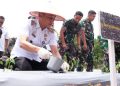 Pj Bupati Muaro Jambi Tanam Cabai Bersama Pangdam