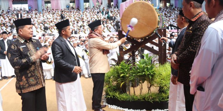 Gubernur Al Haris Hadiahkan 5 Umroh Gratis Untuk Guru dan Siswa Sekolah Islam Terpadu Nurul ‘Ilmi