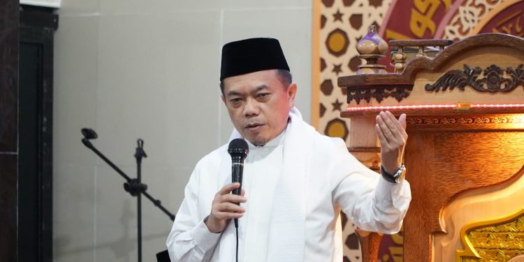 Safari Ramadhan Pertama di Kerinci, Gubernur Al Haris Serahkan Bantuan CSR