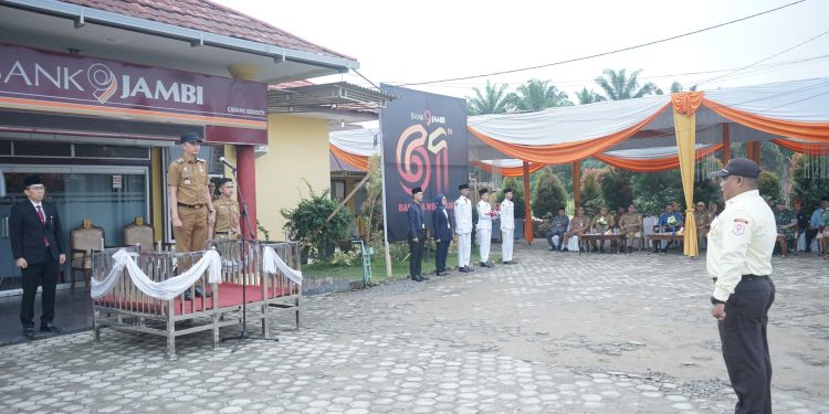 PJ Bupati Muaro Jambi Jadi Inspektur Upacara Peringatan Hari Ulang Tahun HUT Bank Jambi ke-61