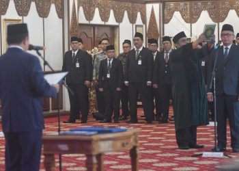 Sekda Muaro Jambi Hadiri Pelantikan dan Pengambilan Sumpah/janji Direktur PT Bank Pembangunan Daerah Jambi