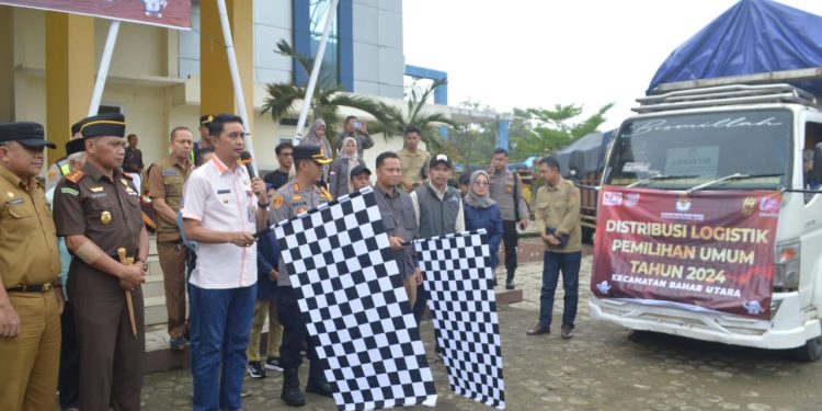 PJ Bupati Muaro Jambi Melepas Logistik Pemilu 2024